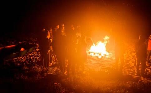 草原夜晚篝火晚会说说