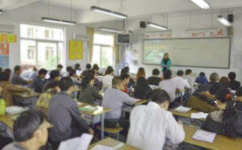 家长会学生代表欢迎词 学生家长会欢迎标语