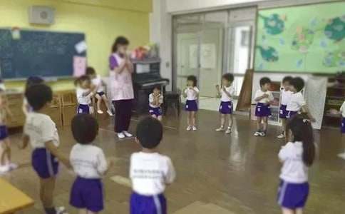 幼儿园大班数学教案《数花生》