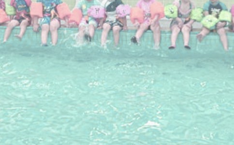 快乐的游泳作文300字4篇