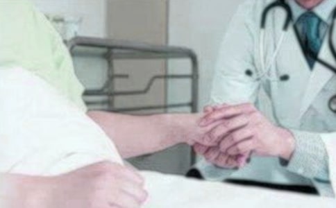 奶奶生病了-那一刻我长大了作文