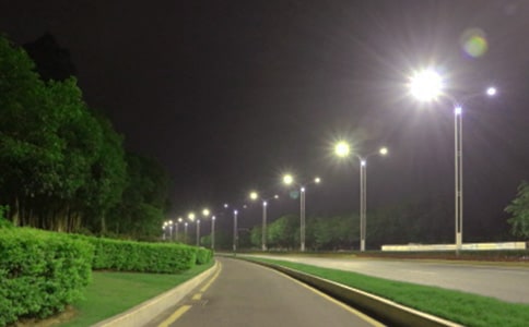 【荐】我是一盏幸福的路灯作文