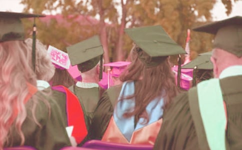 （必备）实用的即将毕业的作文