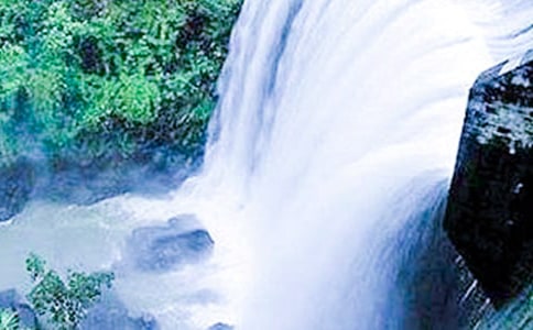 描写的瀑布作文大全8篇