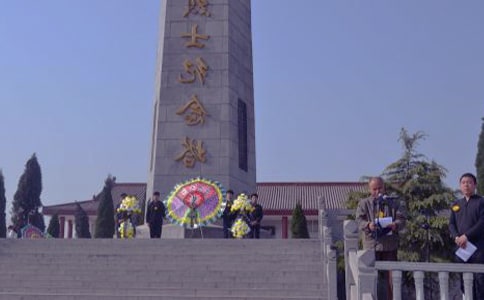 去扫墓作文300字