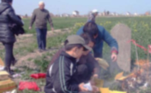 【推荐】扫墓作文300字四篇