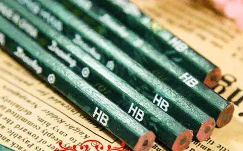 【精选】铅笔橡皮作文300字4篇