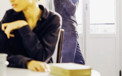 有关冷漠作文500字四篇